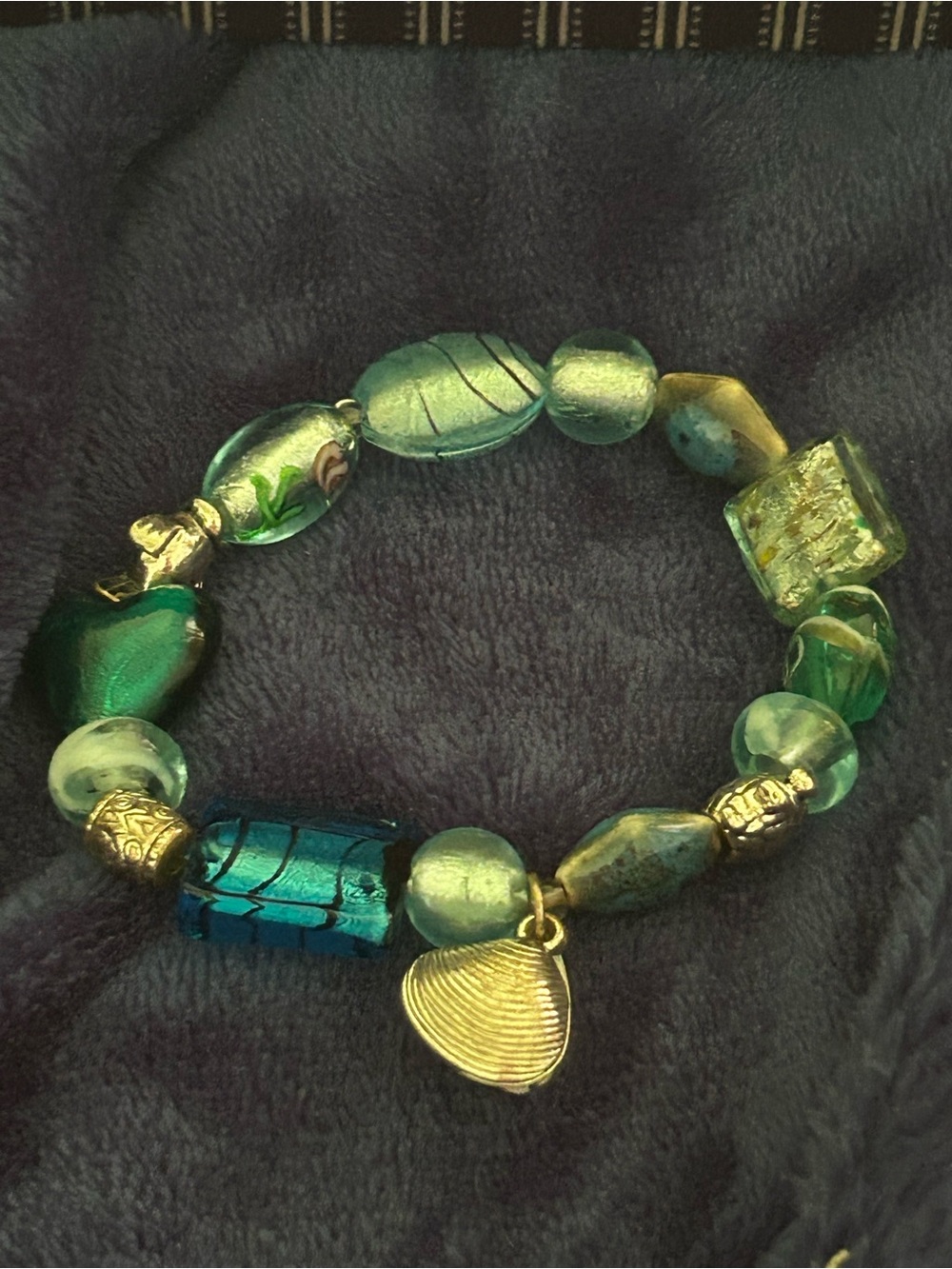 Vintage Beautiful Green Glass Beaded Bracelet with Shell Charm